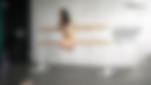 Captura de pantalla #10 de la película Olivia bailarina desnuda detrás de cámara