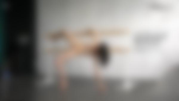 电影 幕后奥利维亚裸体芭蕾舞女演员 中的屏幕截图 #9
