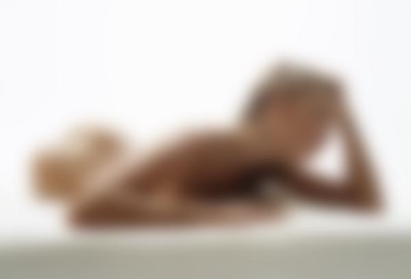 Image #8 from the gallery Amber body shots
