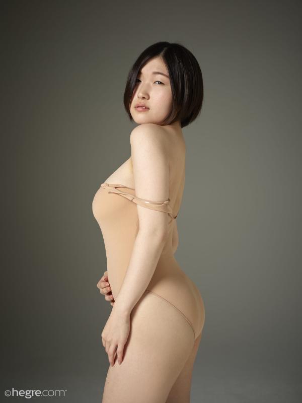 छवि # 4 गैलरी से हिनाको नग्न कला जापान