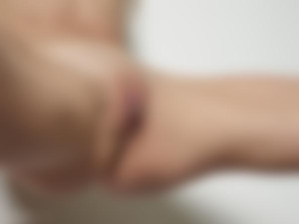 Kuva #10 galleriasta Veronika vastaan selkeitä alastonkuvia