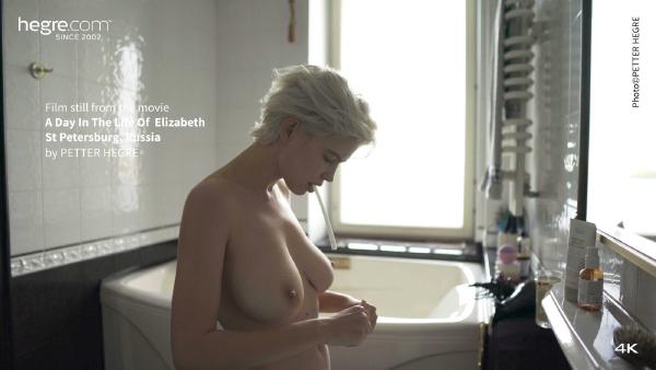 Skærmgreb #3 fra filmen En dag i Elizabeths liv, Skt. Petersborg, Rusland
