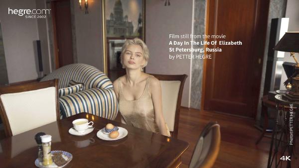 Skjermtak #5 fra filmen En dag i livet til Elizabeth, St. Petersburg, Russland