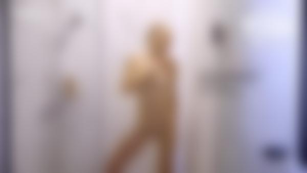 电影 乌克兰基辅朱莉的日常生活 中的屏幕截图 #11