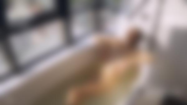 Skärmgrepp #9 från filmen En dag i Kerrys liv, Odesa, Ukraina