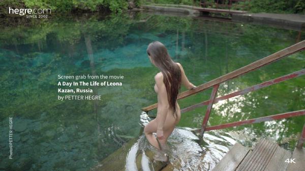 Tangkapan layar # 4 dari film A Day In The Life of Leona Kazan, Russia