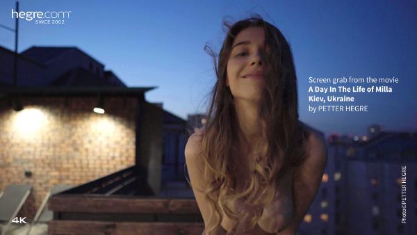 Tangkapan layar # 5 dari film A Day In The Life of Milla, Kyiv, Ukraine