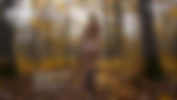 Kuvakaappaus #12 elokuvasta Päivä Tianan elämässä: uusi aamunkoitto, Ivano-Frankivsk, Ukraina