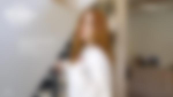 Kuvakaappaus #11 elokuvasta Päivä Tianan elämässä: uusi aamunkoitto, Ivano-Frankivsk, Ukraina