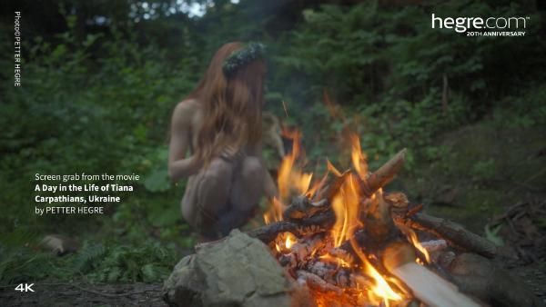 Tangkapan layar # 5 dari film A Day In The Life of Tiana, Carpathians, Ukraine