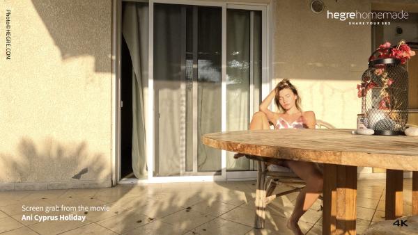Ekrano paėmimas #3 iš filmo Ani Kipro atostogos