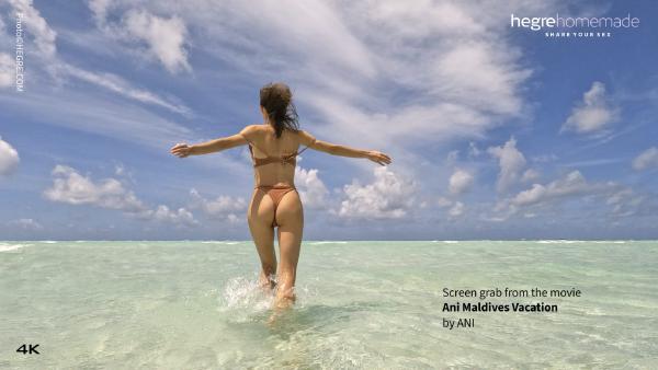 Capture d'écran #4 du film Ani Maldives Vacances