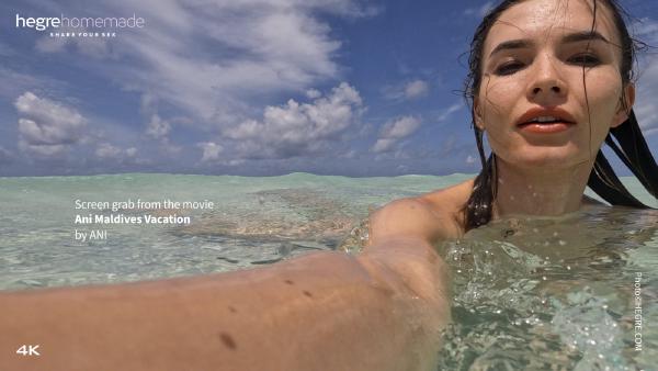 Skjermtak #8 fra filmen Ani Maldivene ferie