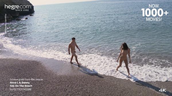 Screenshot #2 dal film Anna L e Danny fanno sesso in spiaggia