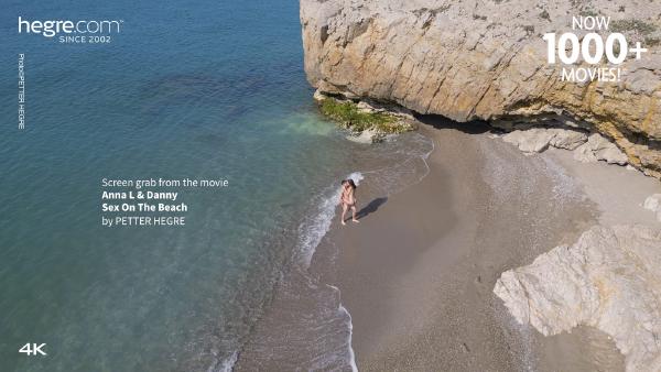 फ़िल्म 3 से स्क्रीन ग्रैब # अन्ना एल और डैनी समुद्र तट पर सेक्स