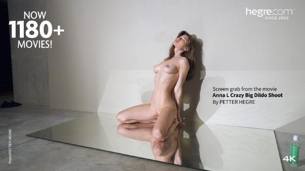 Schermopname #8 uit de film Anna L Crazy Big Dildo Shoot
