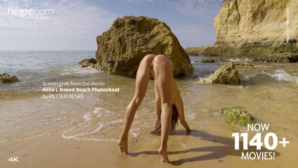 Skjermtak #8 fra filmen Anna L. Naken fotoseanse på stranden