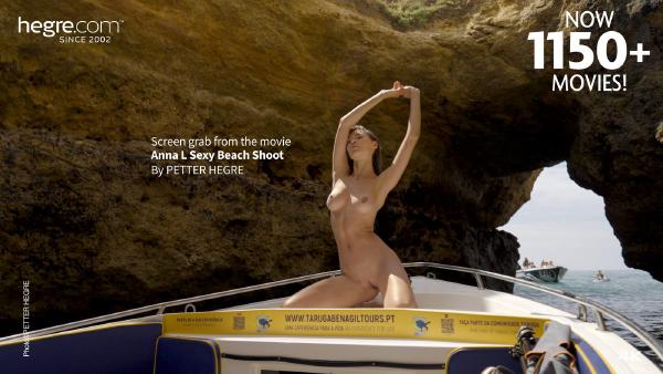 Ekrāna paņemšana #1 no filmas Anna L. Seksīgā pludmales fotosesija