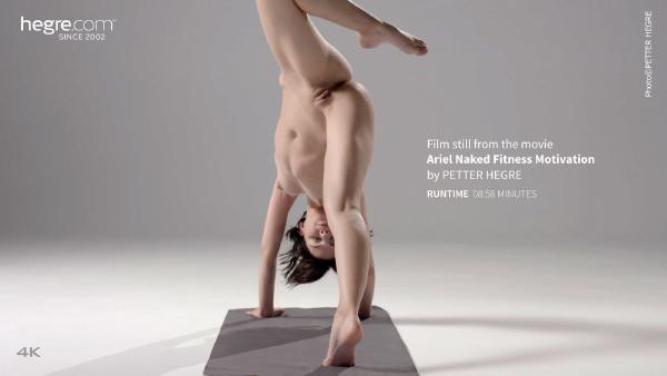 Tangkapan layar # 6 dari film Ariel Naked Fitness Motivation