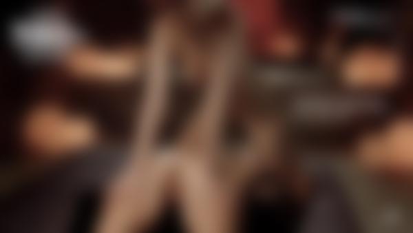 Skjágrip #12 úr kvikmyndinni Tantra Ritual Nudd