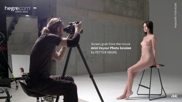 Ekrāna paņemšana #4 no filmas Ariela Voyeur fotosesija