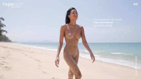 Chloe Çıplaklar Plajı filminden # 1 ekran görüntüsü