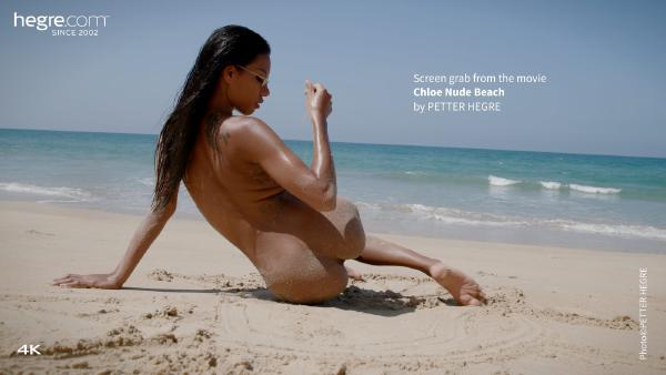 Captura de pantalla #7 de la película chloe playa nudista