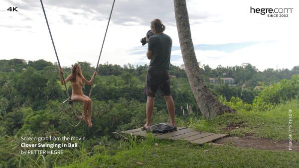 Skjermtak #6 fra filmen Kløver som svinger på Bali