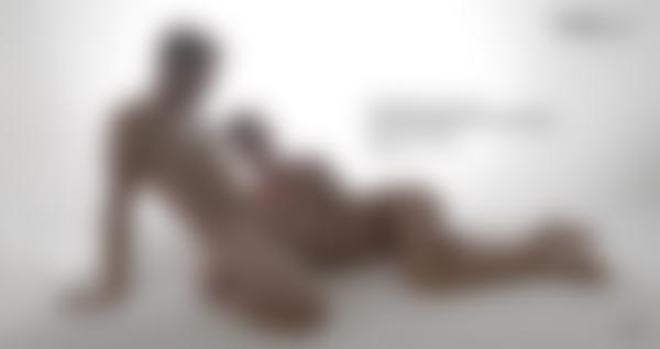 Екранна снимка №9 от филма Сексуално събуждащ масаж за двойки