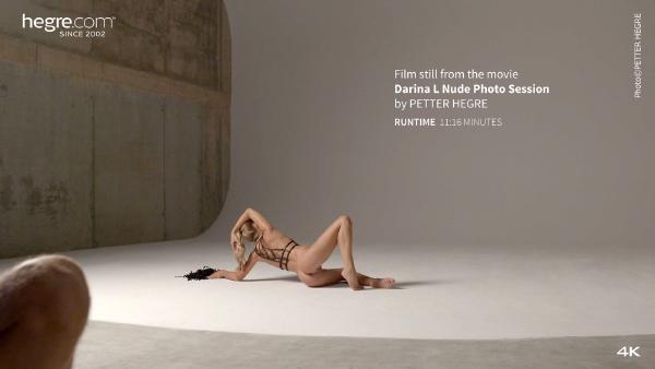 Captura de pantalla #6 de la película Darina L sesión de fotografía desnuda