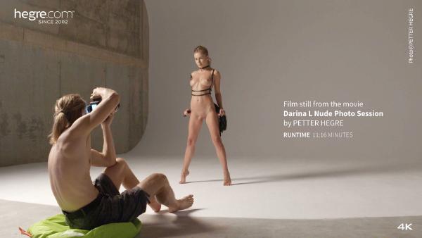 Captura de pantalla #3 de la película Darina L sesión de fotografía desnuda