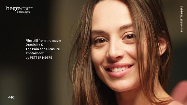 Екранна снимка №6 от филма Dominika C Болката и удоволствието Фотосесия