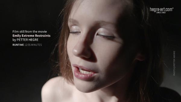 Captura de pantalla #6 de la película Emily restricciones extremas