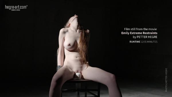 Skjermtak #7 fra filmen Emily Extreme Restraints