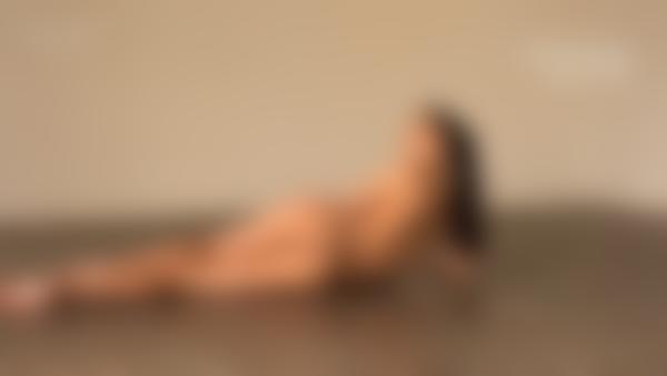 Kuvakaappaus #12 elokuvasta Eva Sexy Naked Contortionist