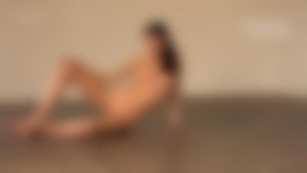 Kuvakaappaus #10 elokuvasta Eva Sexy Naked Contortionist