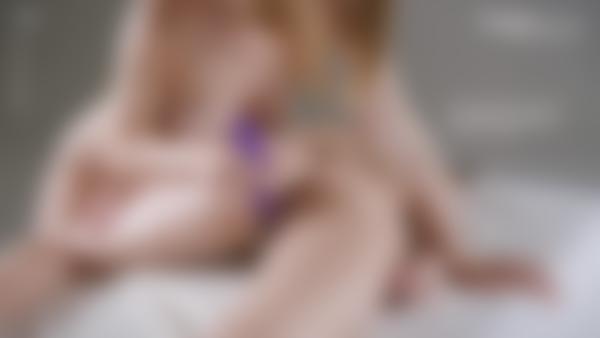 Екранна снимка №11 от филма Женски докосващ масаж