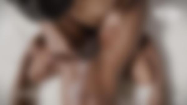 Ekrano paėmimas #11 iš filmo Goro ir Desi Devi intymus masažas
