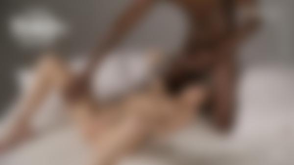 Kuvakaappaus #9 elokuvasta Goron ja Ingan seksuaalinen tyydytys