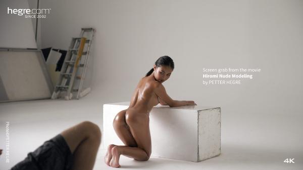 Skärmgrepp #7 från filmen Hiromi nakenmodellering