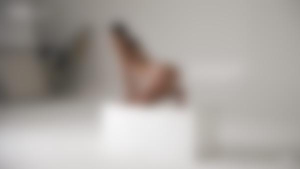 Captura de pantalla #9 de la película Hiromi desnuda modelando