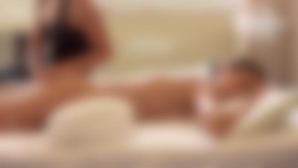 Screenshot #12 dal film Massaggio caldo dell'hotel
