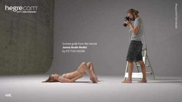 Screenshot #8 dal film Jenna modella nuda