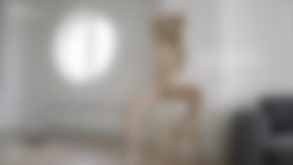 Tangkapan layar # 9 dari film Jolie First Nude Photo Shoot