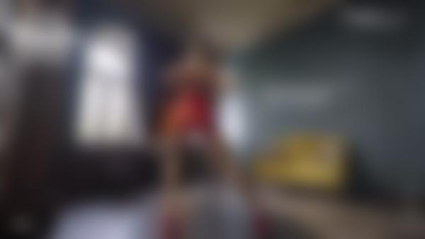 फ़िल्म 9 से स्क्रीन ग्रैब # केसेनिया जी स्ट्रिपटीज़