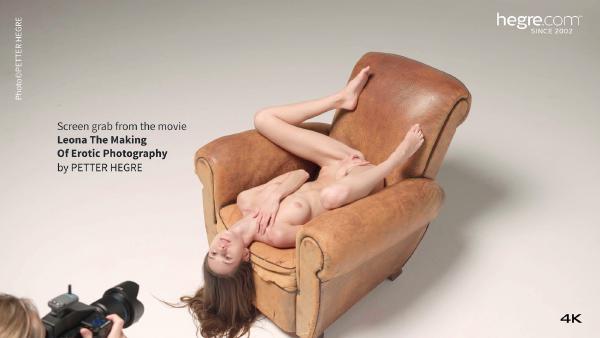 Schermopname #7 uit de film Leona Making of erotische fotografie