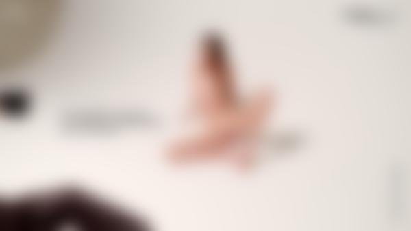 Captura de pantalla #11 de la película Leona Realización de desnudos de estudio