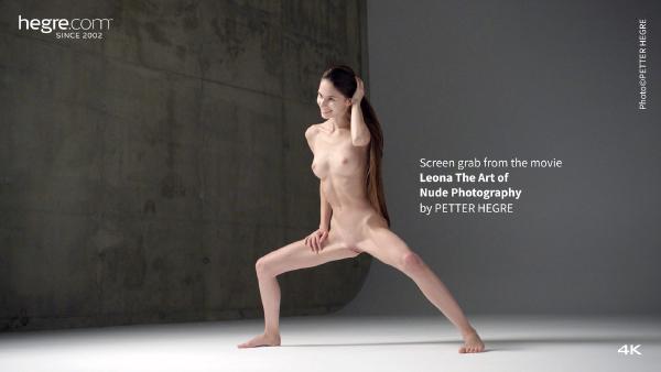 电影 Leona 裸体摄影的艺术 中的屏幕截图 #3