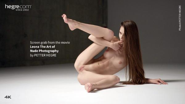 Skærmgreb #7 fra filmen Leona Kunsten at fotografere nøgen