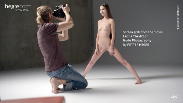 Skärmgrepp #5 från filmen Leona Konsten att nakenfotografera